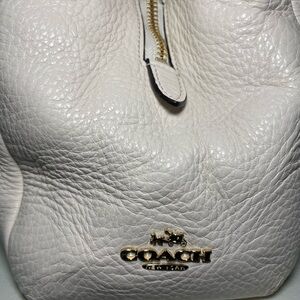 Coach Halle Hand Bag Satchel Cream 3 full compartments Leather read